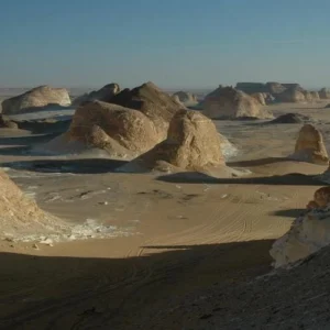 3 Days Tour to White Desert, Black Desert and Bahariya Oasis